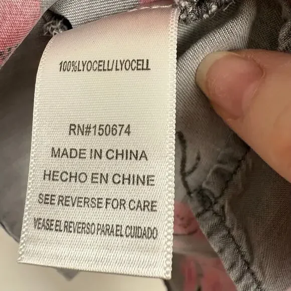 Billy T Women Cherry Blossom Shirt Small Lyocell Roll Tab Floral Preppy Cottage - Picture 6 of 7